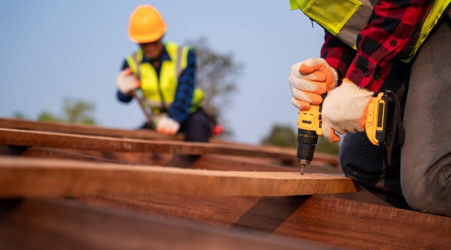 Professional gutter cleaning in Pleasant Grove, CA